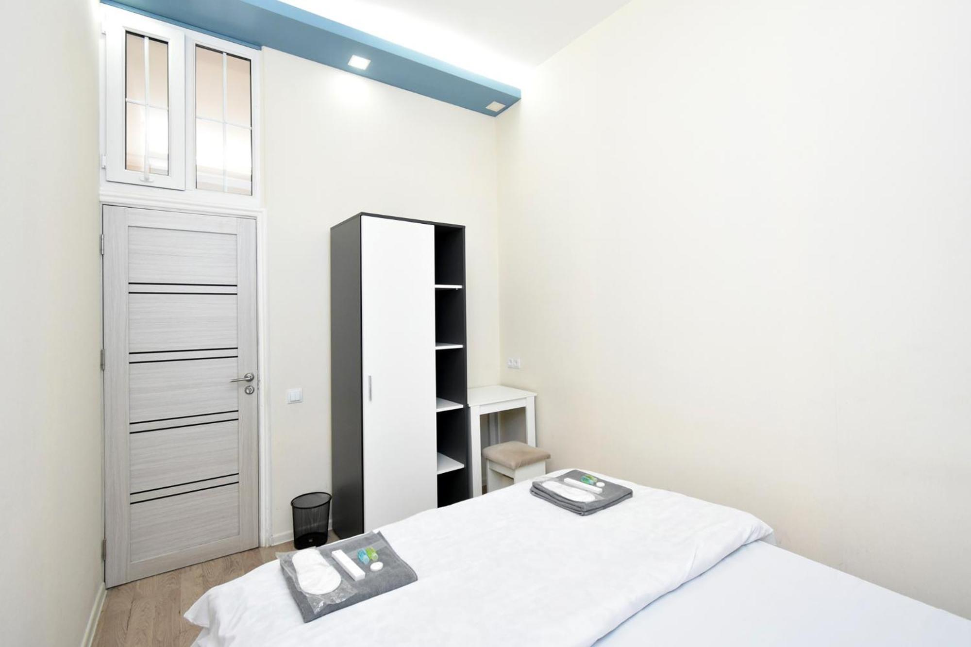 Aaaa Hotel Jerevan Buitenkant foto