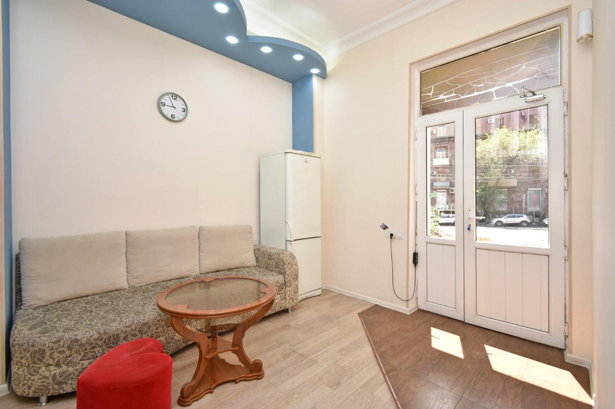 Aaaa Hotel Jerevan Buitenkant foto